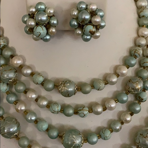 Vintage Japan faux pearl necklace & clip earrings - Picture 2 of 9